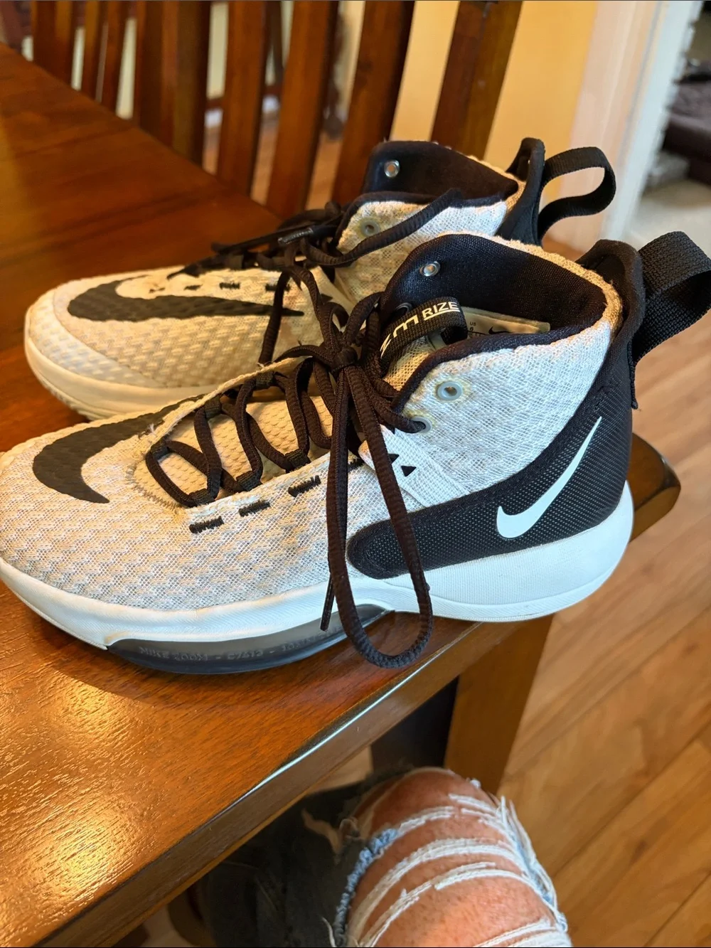 Nike Zoom Rize TB Basketball sneakers, boys size 6
